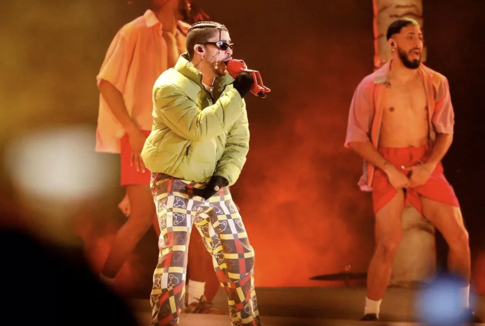 Nuevas estrategias de Lanzamiento Cómo Bad Bunny Está Revolucionando la ⁤Música Digital